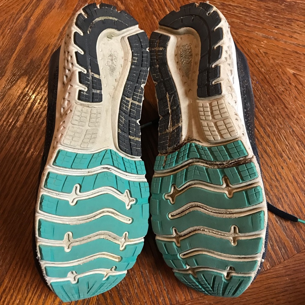 Excellent Brooks Grey & Tiel Running Shoe! - Picture 5 of 11